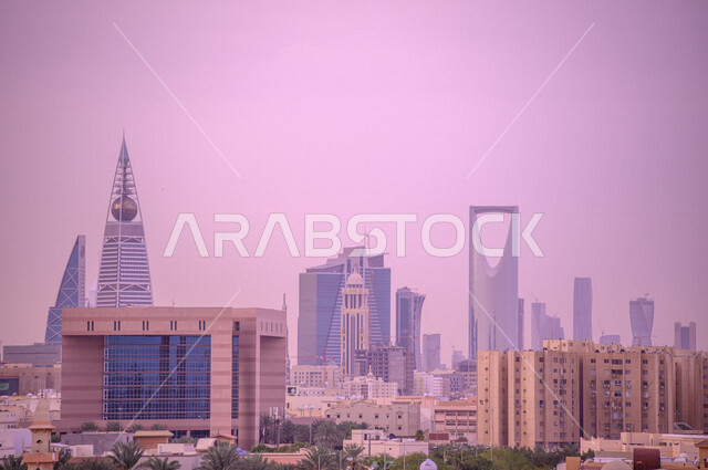 صورة إبداعية لمدينة الرياض ، الأبراج وناطحات السحاب ، الفن الهندسي المعماري بالسعودية ، معالم سياحية مشهورة بالرياض في المملكة العربية السعودية ، السياحة في السعودية ، برج المملكة