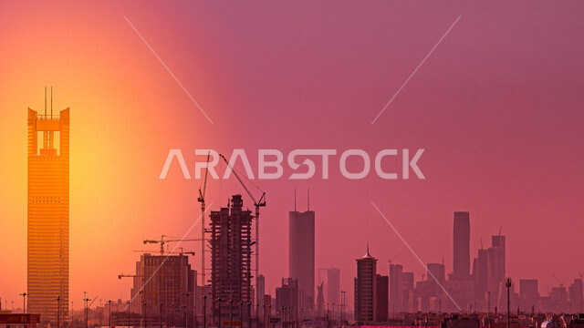 صورة إبداعية من الاعلى لمدينة الرياض ، الأبراج و ناطحات السحاب ، الفن الهندسي المعماري بالسعودية ، معالم سياحية مشهورة بالرياض في المملكة العربية السعودية ، التطور العمراني ، رؤية 2030 ، النهضة المعمارية