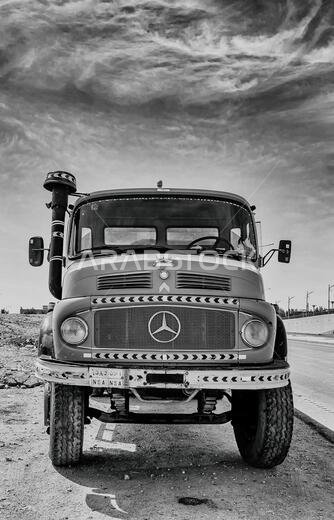 Vintage Mercedes-Benz -HDR-front view
