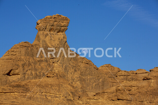 التكوينات والتشكيلات الصخرية الطبيعية في مدينة العلا بالمملكة العربية السعودية، المعالم التاريخية الأثرية السياحية، جمال الطبيعة الصحراوية، الجبال الصخرية في محافظة العلا، السياحة في السعودية