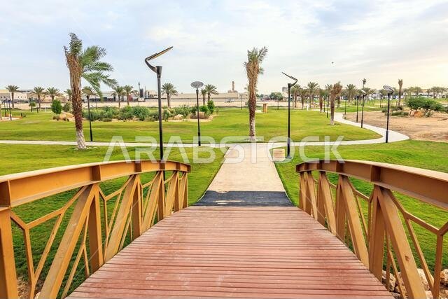 منظر صباحي خلاب لبحيرة مدن - الدمام، المملكة العربية السعودية.