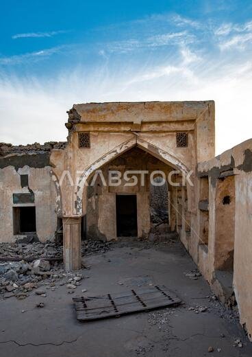A picture showing the traditional construction of the houses of Qatif (eastern Saudi Arabia)