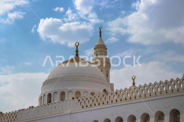 مسجد القبلتين، أحد المساجد الشهيرة في مدينة المدينة المنورة بالمملكة العربية السعودية.