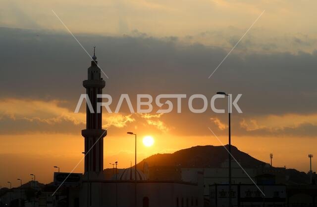 مآذن المساجد على خلفية السماء