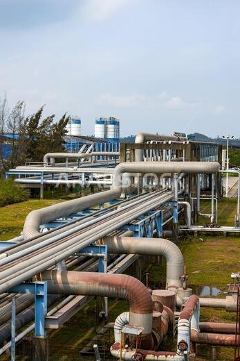 Plant equipment and chimney pipes of large oil refineries