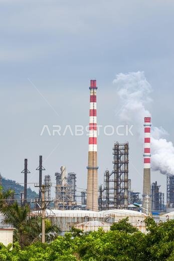 Plant equipment and chimney pipes of large oil refineries