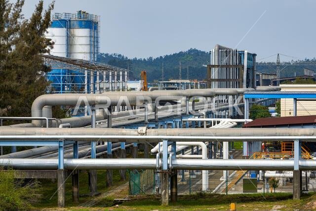 Plant equipment and chimney pipes of large oil refineries