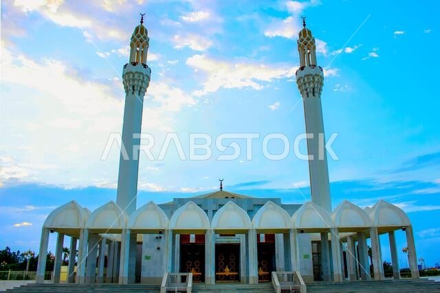 العمارة القديمة للمسجد في جدة