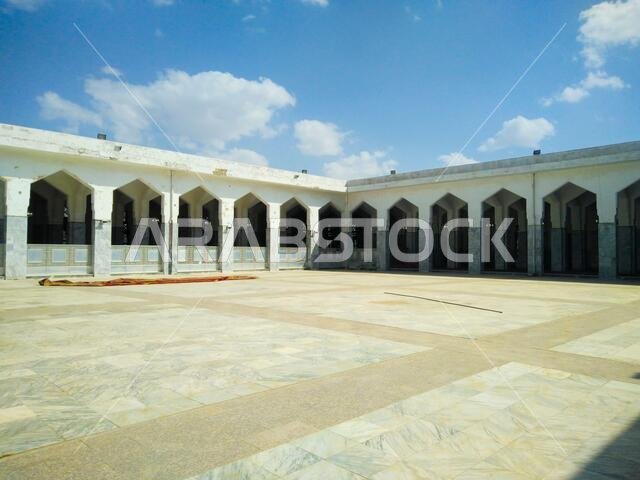 العمارة القديمة للمسجد في جدة