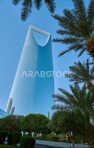 the kingdom tower riyadh the most famous building in Riyadh city