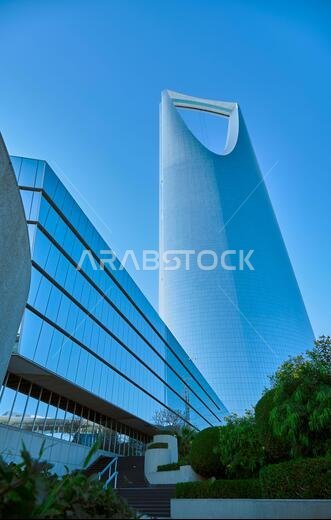 the kingdom tower riyadh the most famous building in Riyadh city