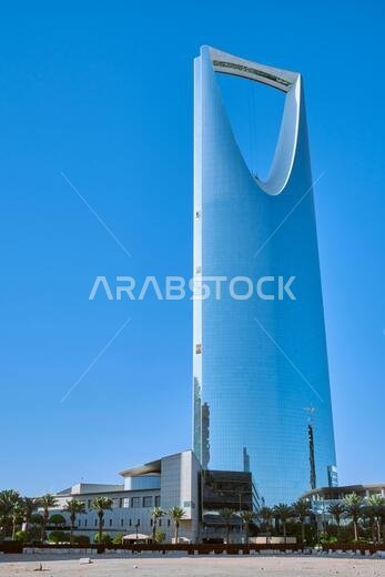 kingdom tower riyadh the best known building in the city