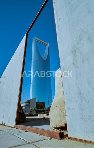 kingdom tower riyadh the best known building in the city