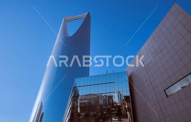 the kingdom tower riyadh the most famous building in Riyadh city
