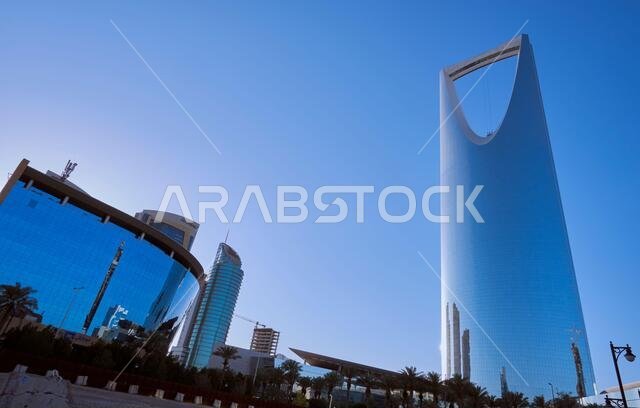 the kingdom tower riyadh the most famous building in Riyadh city