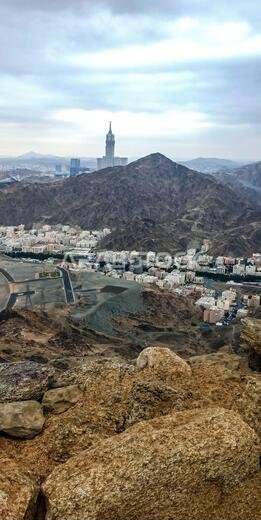 Jabal al-Thawr (Mount Thawr) makkah