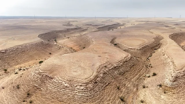 لقطة جوية لأودية وشعاب نجد في السعودية