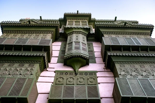 عمارة الرواشين الحجازية التقليدية في جدة التاريخية بج