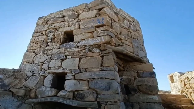 قلعة رعوم الأثرية الحجرية في نجران