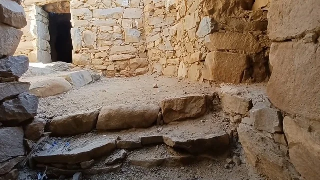 قلعة رعوم نجران الأطلال الحجرية القديمة