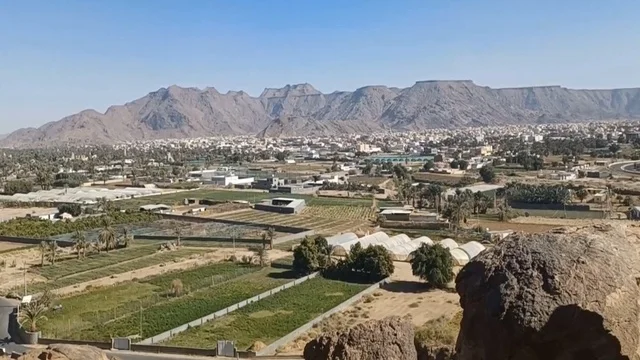 إطلالة مدينة نجران من قلعة رعوم السعودية