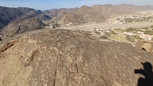 منظر جبل قلعة رعوم الأثرية في نجران