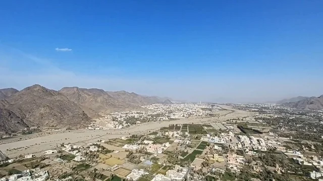 إطلالة وادي مدينة نجران من قلعة رعوم