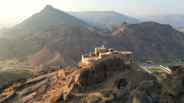 قلعة رعوم التاريخية في نجران من الأعلى قلعة رعوم التاريخية في نجران من الأعلى