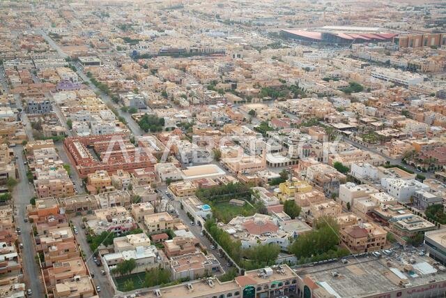 الرياض - 29 فبراير: صورة جوية لوسط مدينة الرياض في 29 فبراير 2016 في الرياض، المملكة العربية السعودية. الرياض - 29 فبراير: صورة جوية لوسط مدينة الرياض في 29 فبراير 2016 في الرياض، المملكة العربية السعودية.