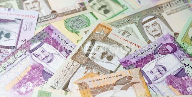 مجموعة من الأوراق النقدية من فئة الريال السعودي
