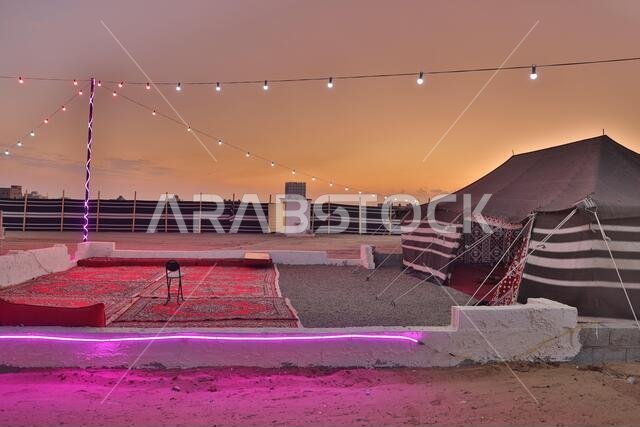 خيمة عربية (مجلس) للتجمعات العائلية أو الحفلات