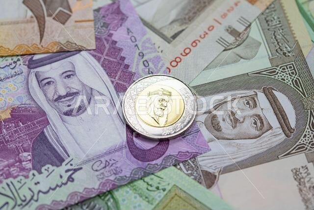 مجموعة من الأوراق النقدية من فئة الريال السعودي