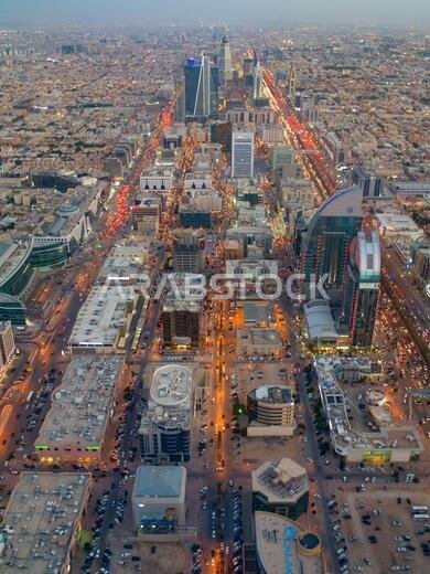 الرياض - 29 فبراير: صورة جوية لوسط مدينة الرياض في 29 فبراير 2016 في الرياض، المملكة العربية السعودية. الرياض - 29 فبراير: صورة جوية لوسط مدينة الرياض في 29 فبراير 2016 في الرياض، المملكة العربية السعودية.