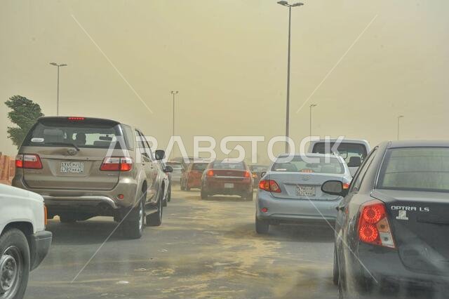 مدينة جدة في يومٍ عاصف. عاصفة رملية تجتاح المدينة. المملكة العربية السعودية ٢٠٢٠