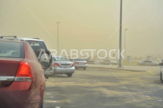 مدينة جدة في يومٍ عاصف. عاصفة رملية تجتاح المدينة. المملكة العربية السعودية ٢٠٢٠