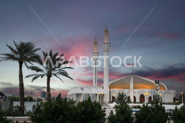 مسجد حسن النية ليلاً في جدة. العمارة الإسلامية. المملكة العربية السعودية