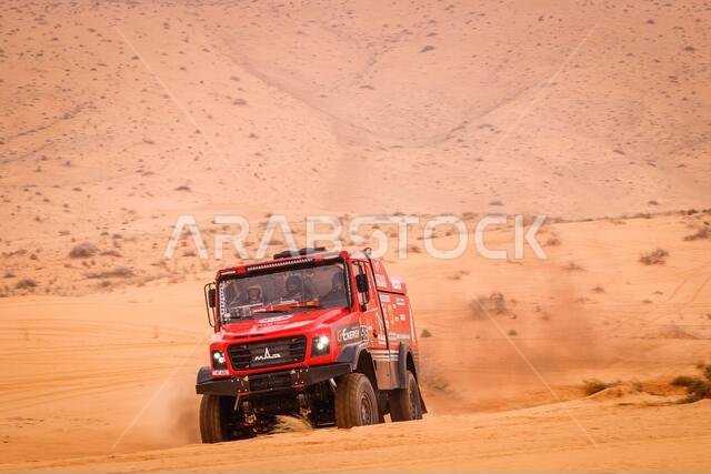 505 Vishneuski Aliaksei (blr)، Novikau Maksim (blr)، Sachuk Siarhei (blr)، Maz، Maz-Sportauto، Camion، Truck، العمل خلال المرحلة السابعة من داكار 2021 بين حائل وسكاكا، في المملكة العربية السعودية على Le Flo PI Frede 10، - 20 / LM