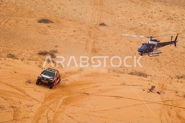 303 Al Rajhi Yazeed (sau), Von Zitzewitz Dirk (deu), Toyota, Overdrive Toyota, Auto, action during the 7th stage of the Dakar 2021 between Ha'il and Sakaka, in Saudi Arabia on January 10, 2021 - Photo Florent Gooden / DPPI / LM