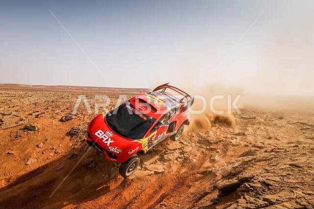 Neom, Saudi Arabia. 11th Jan, 2021. 305 Loeb Sebastien (fra), Elena Daniel (mco), Hunter, Bahrain Raid Xtreme, Auto, BRX, action during the 8th stage of the Dakar 2021 between Sakaka and Neom, in Saudi Arabia on January 11, 2021 - Photo Frederic Le Floc'h/DPPI/LM Credit: Gruppo Editoriale LiveMedia/Alamy Live News