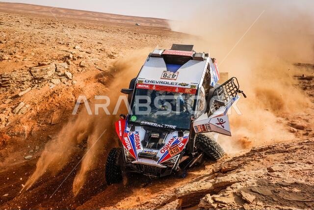 Neom, Saudi Arabia. 11th Jan, 2021. 428 Guayasamin Sebastian (ecu), Torlaschi Ricardo Adrian (arg), Polaris, Xtremeplus Polaris Factory Team, Motul, SSV Series - T4, action during the 8th stage of the Dakar 2021 between Sakaka and Neom, in Saudi Arabia on January 11, 2021 - Photo Frederic Le Floc'h/DPPI/LM Credit: Gruppo Editoriale LiveMedia/Alamy Live News