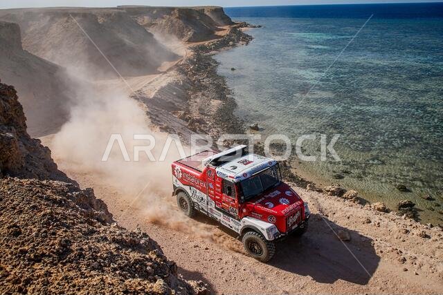 نيوم، المملكة العربية السعودية. ١٢ يناير ٢٠٢١. #٥٠٤ لوبرايس أليس (جمهورية التشيك)، بوكورا بيتر (جمهورية التشيك)، الكندي خالد (جمهورية العُرف)، براغا، إنستافوركس لوبرايس براغا، شاحنة، خلال المرحلة التاسعة من رالي داكار ٢٠٢١ بين نيوم ونيوم، في المملكة العربية السعودية في ١٢ يناير ٢٠٢١ - صورة جوليان ديلفوس/DPPI/LM، حقوق الصورة: Gruppo Editoriale LiveMedia/Alamy Live News