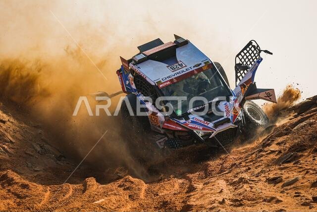 Neom, Saudi Arabia. 11th Jan, 2021. 428 Guayasamin Sebastian (ecu), Torlaschi Ricardo Adrian (arg), Polaris, Xtremeplus Polaris Factory Team, Motul, SSV Series - T4, action crash accident during the 8th stage of the Dakar 2021 between Sakaka and Neom, in Saudi Arabia on January 11, 2021 - Photo Florent Gooden/DPPI/LM Credit: Gruppo Editoriale LiveMedia/Alamy Live News Neom, Saudi Arabia. 11th Jan, 2021. 428 Guayasamin Sebastian (ecu), Torlaschi Ricardo Adrian (arg), Polaris, Xtremeplus Polaris Factory Team, Motul, SSV Series - T4, action crash accident during the 8th stage of the Dakar 2021 between Sakaka and Neom, in Saudi Arabia on January 11, 2021 - Photo Florent Gooden/DPPI/LM Credit: Gruppo Editoriale LiveMedia/Alamy Live News