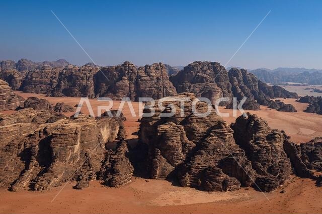 نيوم، المملكة العربية السعودية. ١١ يناير ٢٠٢١. مشهد طبيعي خلال المرحلة الثامنة من رالي داكار ٢٠٢١ بين سكاكا ونيوم، في المملكة العربية السعودية بتاريخ ١١ يناير ٢٠٢١ - صورة إريك فارغيولو/DPPI/LM. حقوق الصورة: Gruppo Editoriale LiveMedia/Alamy Live News