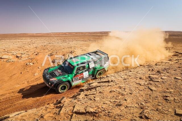 Neom, Saudi Arabia. 11th Jan, 2021. 355 Saleh Alabdalali (sau), Alnaim Mohammed (sau), Hummer, Saleh, Auto, action during the 8th stage of the Dakar 2021 between Sakaka and Neom, in Saudi Arabia on January 11, 2021 - Photo Antonin Vincent/DPPI/LM Credit: Gruppo Editoriale LiveMedia/Alamy Live News