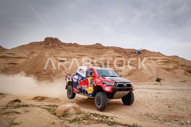 Buraydah, Saudi Arabia. 07th Jan, 2021. 301 Al-Attiyah Nasser (qat), Baumel Matthieu (fra), Toyota, Toyota Gazoo Racing, Auto, action during the 5th stage of the Dakar 2021 between Riyadh and Buraydah, in Saudi Arabia on January 7, 2021 - Photo Frederic Le Floc'h/DPPI/LM Credit: Gruppo Editoriale LiveMedia/Alamy Live News Buraydah, Saudi Arabia. 07th Jan, 2021. 301 Al-Attiyah Nasser (qat), Baumel Matthieu (fra), Toyota, Toyota Gazoo Racing, Auto, action during the 5th stage of the Dakar 2021 between Riyadh and Buraydah, in Saudi Arabia on January 7, 2021 - Photo Frederic Le Floc'h/DPPI/LM Credit: Gruppo Editoriale LiveMedia/Alamy Live News