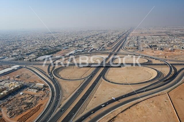 مشهد طبيعي خلال المرحلة الرابعة من رالي داكار 2021 بين وادي الدواسر والرياض، في المملكة العربية السعودية، بتاريخ 6 يناير 2021 - صورة: إريك فارغيولو / DPPI / LM