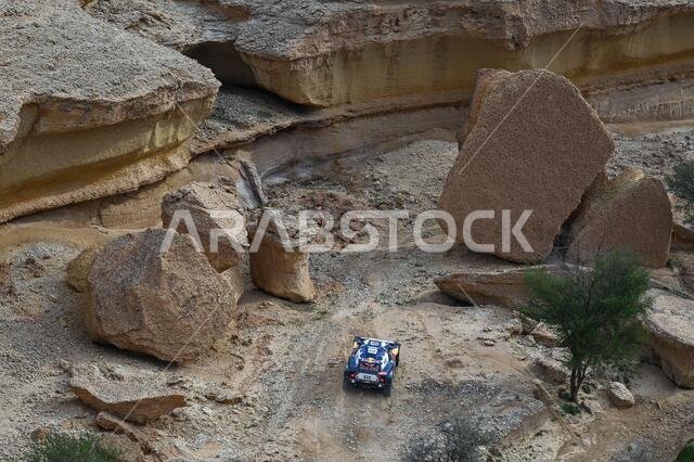 Buraydah, Saudi Arabia. 07th Jan, 2021. #300 Sainz Carlos (esp), Cruz Lucas (esp), Mini, X-Raid Mini JCW Team, Auto, action during the 5th stage of the Dakar 2021 between Riyadh and Al Qaisumah, in Saudi Arabia on January 7, 2021 - Photo Eric Vargiolu/DPPI/LM Credit: Gruppo Editoriale LiveMedia/Alamy Live News Buraydah, Saudi Arabia. 07th Jan, 2021. #300 Sainz Carlos (esp), Cruz Lucas (esp), Mini, X-Raid Mini JCW Team, Auto, action during the 5th stage of the Dakar 2021 between Riyadh and Al Qaisumah, in Saudi Arabia on January 7, 2021 - Photo Eric Vargiolu/DPPI/LM Credit: Gruppo Editoriale LiveMedia/Alamy Live News