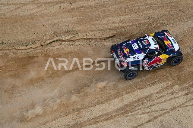 Buraydah, Saudi Arabia. 07th Jan, 2021. #300 Sainz Carlos (esp), Cruz Lucas (esp), Mini, X-Raid Mini JCW Team, Auto, action during the 5th stage of the Dakar 2021 between Riyadh and Al Qaisumah, in Saudi Arabia on January 7, 2021 - Photo Eric Vargiolu/DPPI/LM Credit: Gruppo Editoriale LiveMedia/Alamy Live News
