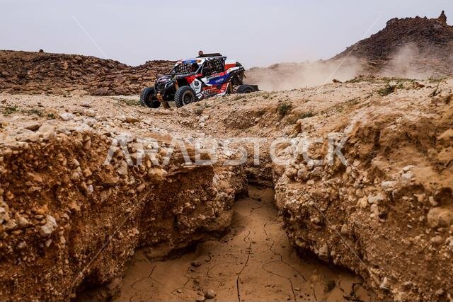 Buraydah, Saudi Arabia. 07th Jan, 2021. 424 Goczal Michal (pol), Gospodarczyk Szymon (pol), Can-Am, Energylandia Rally Team, SSV Series - T4, action during the 5th stage of the Dakar 2021 between Riyadh and Buraydah, in Saudi Arabia on January 7, 2021 - Photo Florent Gooden/DPPI/LM Credit: Gruppo Editoriale LiveMedia/Alamy Live News