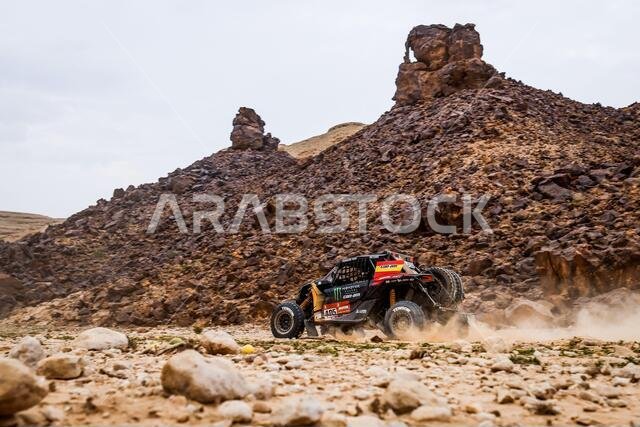 Buraydah, Saudi Arabia. 07th Jan, 2021. 405 Farres Guell Gerard (esp), Monleon Armand (esp), Can-Am, Monster Engery Can-Am, Motul, SSV Series - T4, action during the 5th stage of the Dakar 2021 between Riyadh and Buraydah, in Saudi Arabia on January 7, 2021 - Photo Florent Gooden/DPPI/LM Credit: Gruppo Editoriale LiveMedia/Alamy Live News